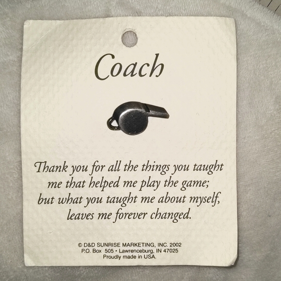 ❤️ Referee Coach Sports Whistle Lapel Pin - Picture 3 of 4